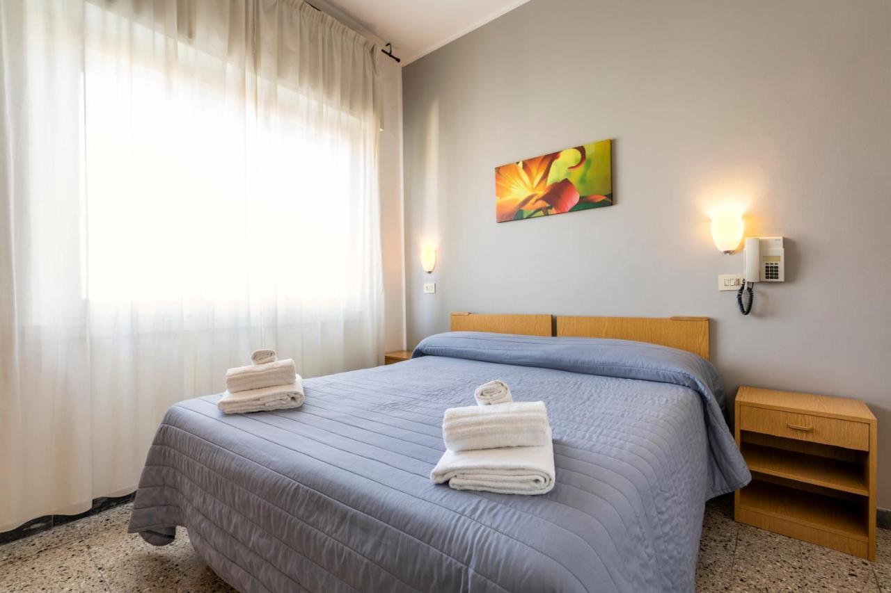 Hotel Ausonia B&B Rimini Exterior foto