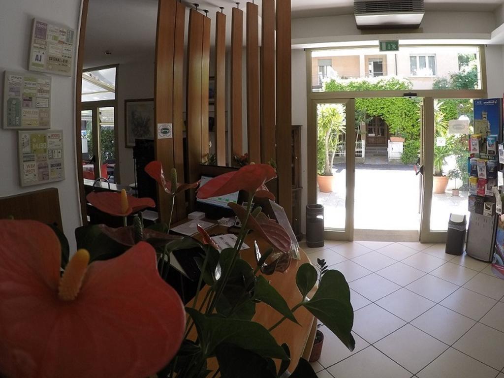 Hotel Ausonia B&B Rimini Exterior foto