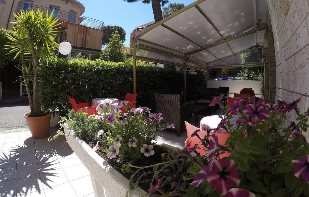 Hotel Ausonia B&B Rimini Exterior foto